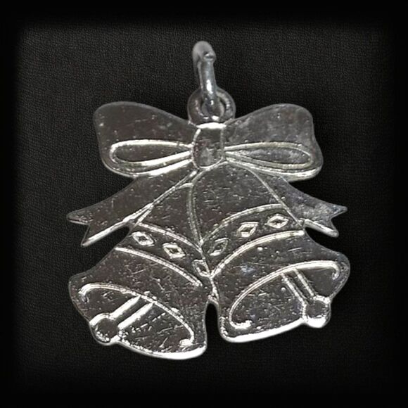 Vintage Wells Sterling 925 Silver Wedding Christmas Bells Bow Charm Pendant - Picture 2 of 4